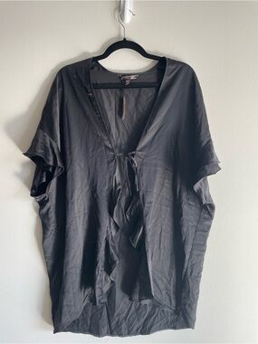 Victoria's Secret black satin short flutter sleeve robe tie front kimono pj